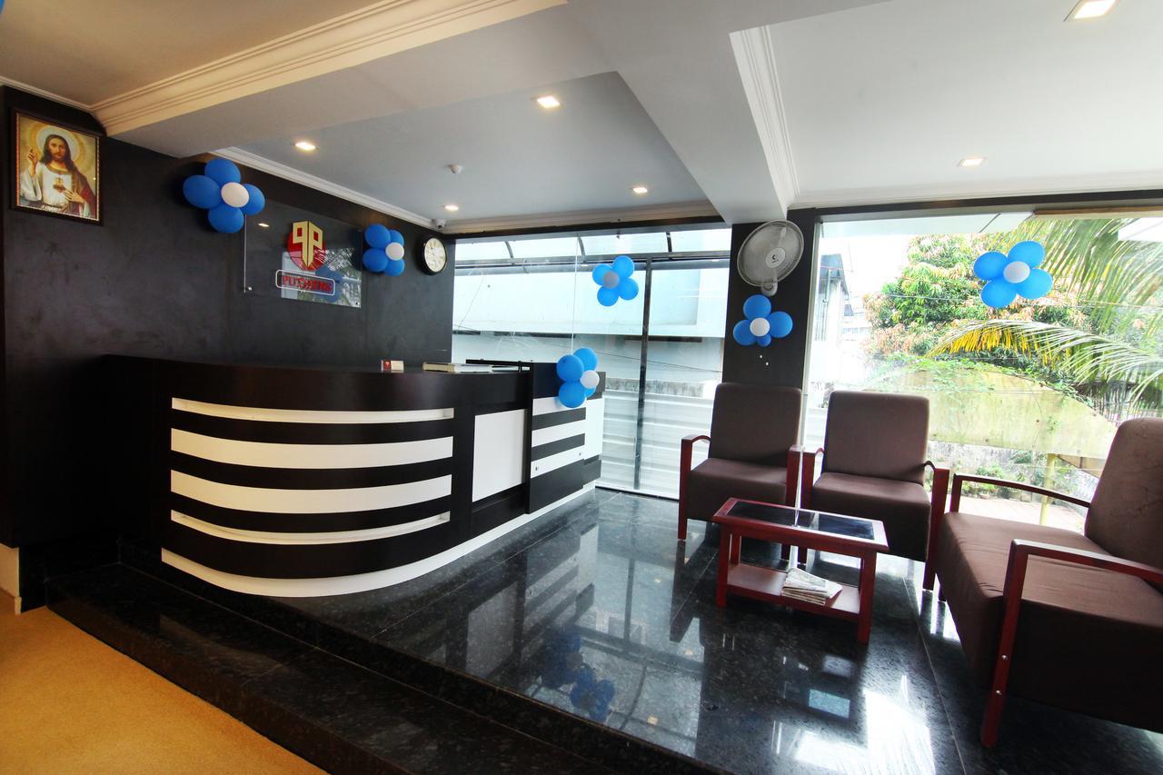 Oyo 18604 Puthens Capitol Inn Kochi Kültér fotó