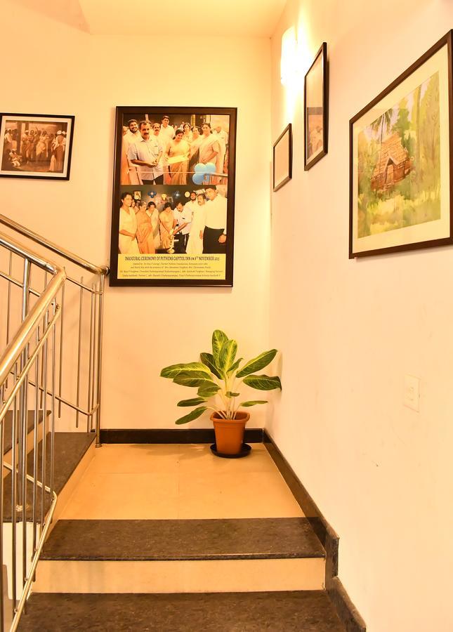 Oyo 18604 Puthens Capitol Inn Kochi Kültér fotó